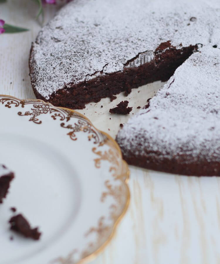 Tenerina senza glutine/ Flourless gluten free chocolate cake.