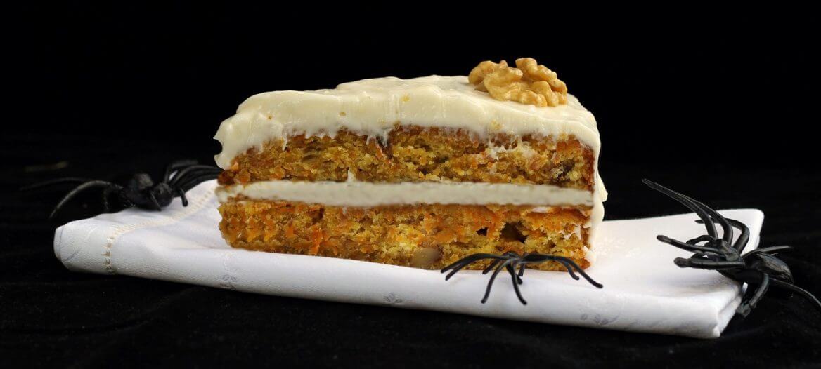 Torta di noci e carote./ Carrots and walnuts cake.