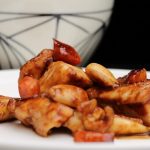 Pollo alle mandorle cinese/ Chinese style almond chicken.