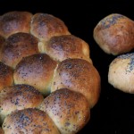 Danubio salato/ Stuffed bread balls.