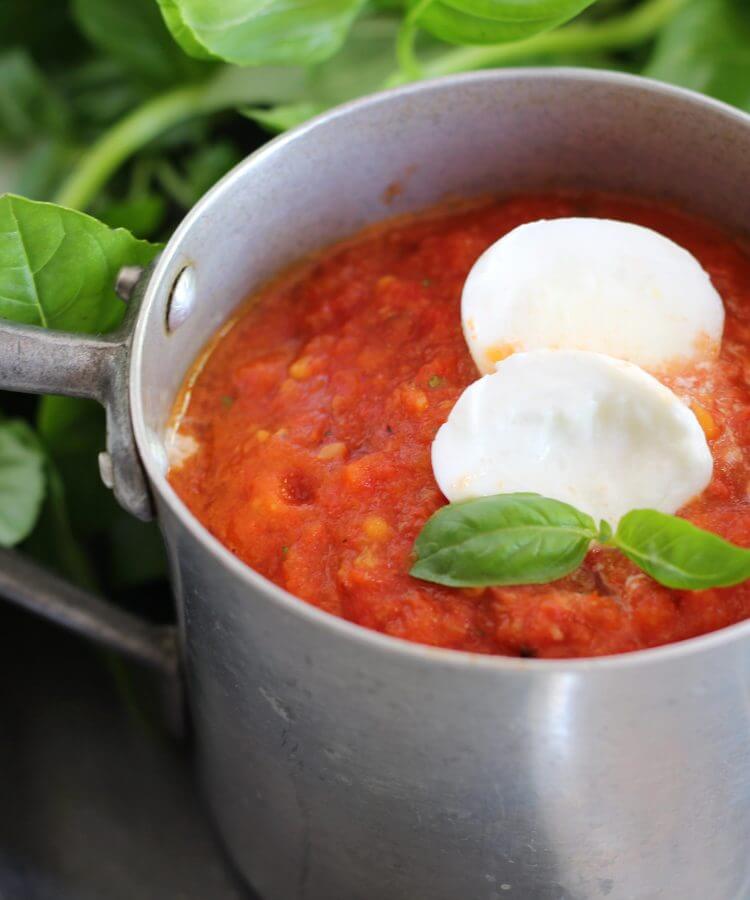 Zuppa di pomodori arrostiti/ Roasted tomato soup.