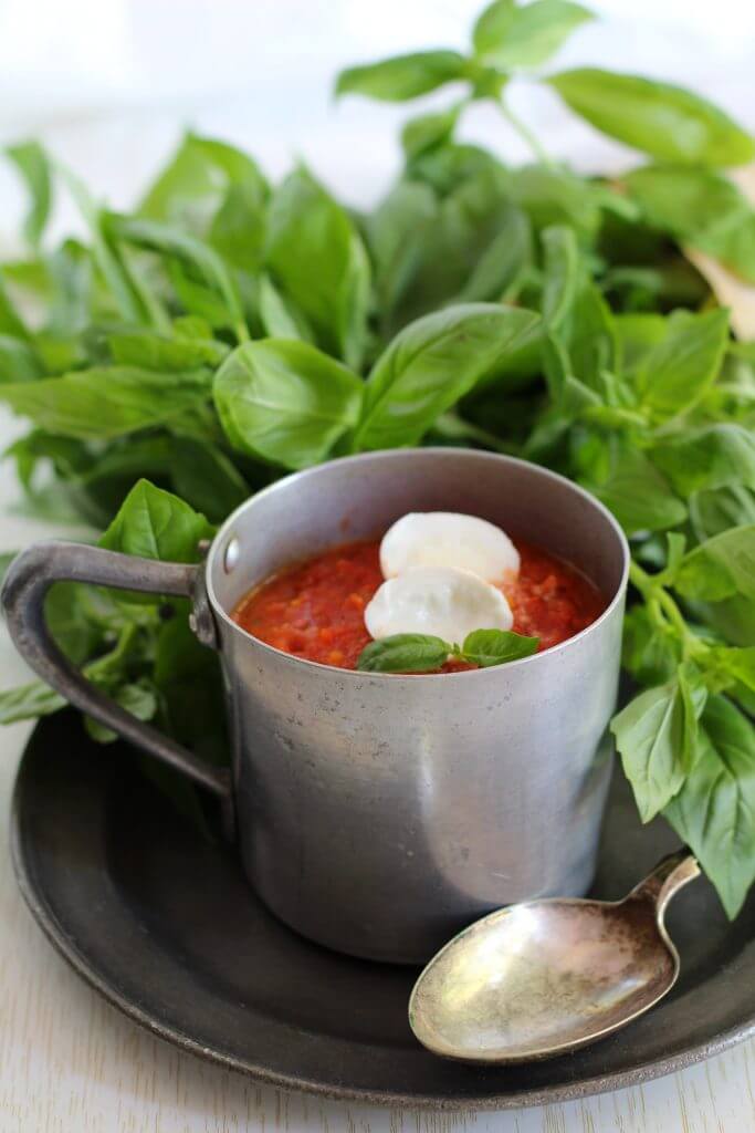 Zuppa di pomodori arrostiti/ Roasted tomato soup.