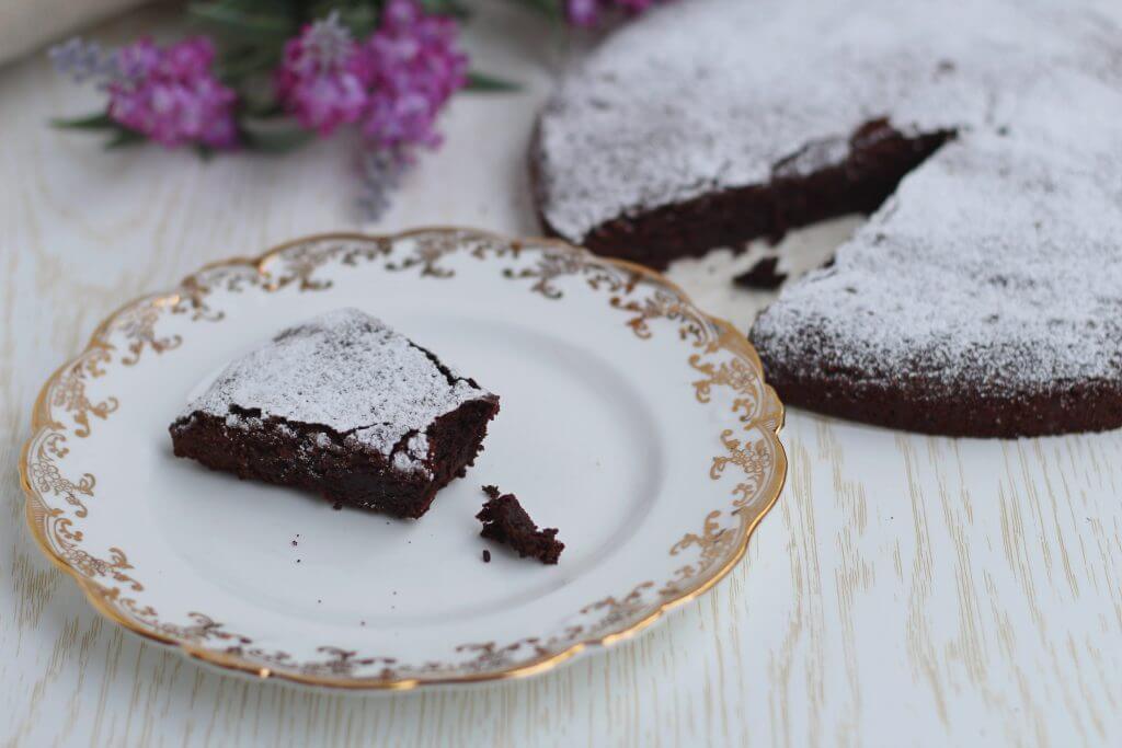 Tenerina senza glutine/ Flourless gluten free chocolate cake.