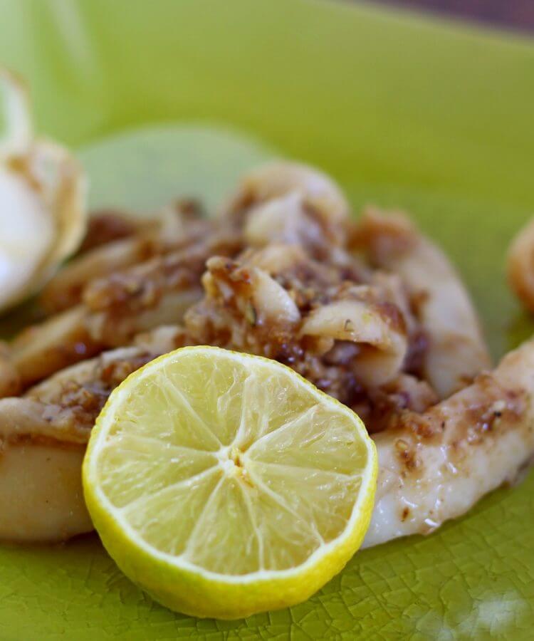 Calamari aglio e pepe, ricetta thai/ Thai style garlinc and pepper calamari.