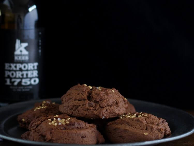 Biscotti alla birra Porter e cioccolato/ Porter beer & chocolate cookies.