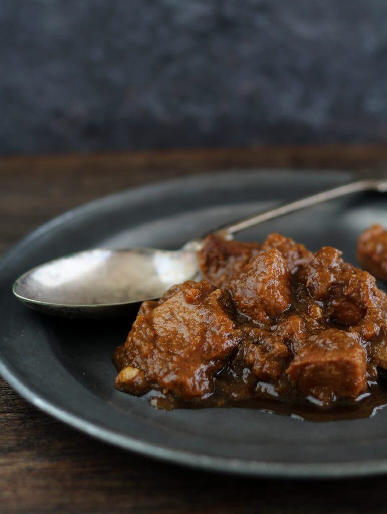 Stufato irlandese alla birra stout/ Irish stout beef stew.