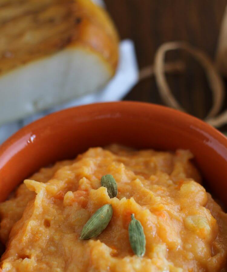 Purè di patate, carote e cardamomo/ Carrot, potato and cardamom purée.