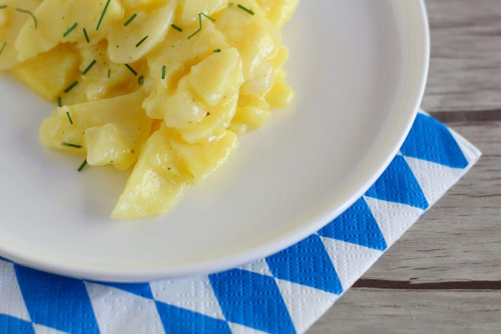 Kartoffelsalat bayrisch, Bavarian potato salad.