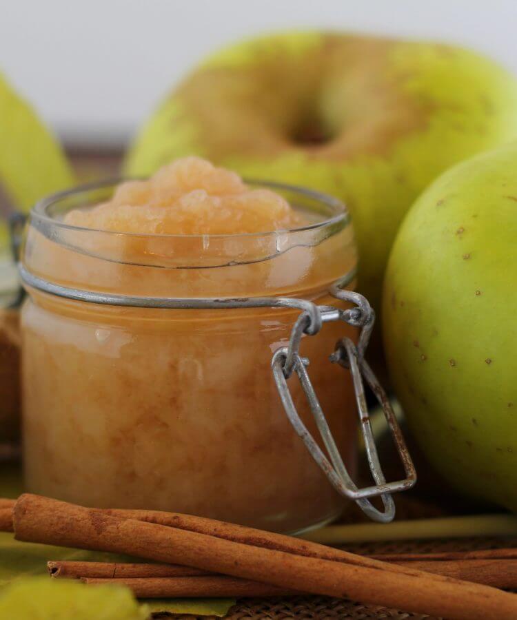 Apfelmus speziata, salsa di mele tedesca con spezie.