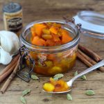 Chutney speziato di zucca e mele renette.