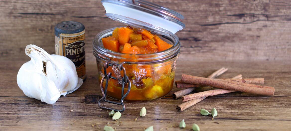 Chutney speziato di zucca e mele renette.