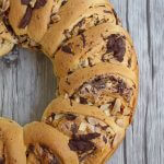Pull apart chocolate crown.