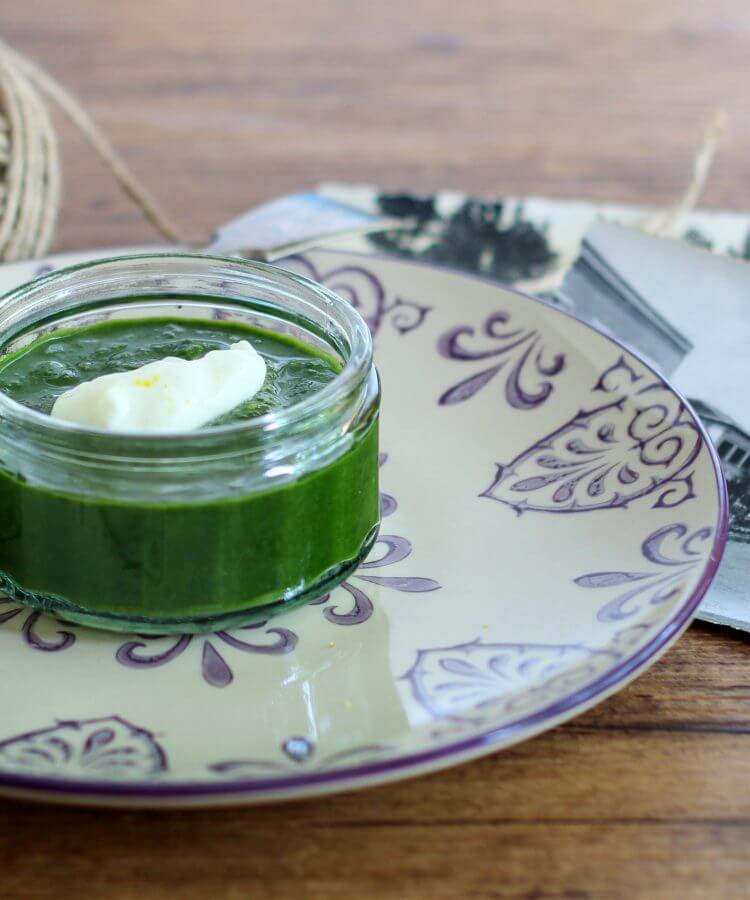 Crema di spinaci con spuma di squacquerone.