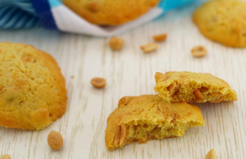 Sweet and salty peanut biscuits.