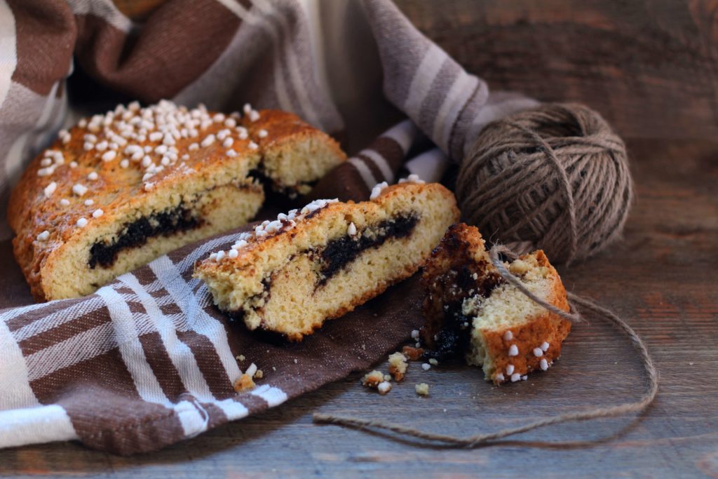 Pinza bolognese, traditional bolognese cake with jam.