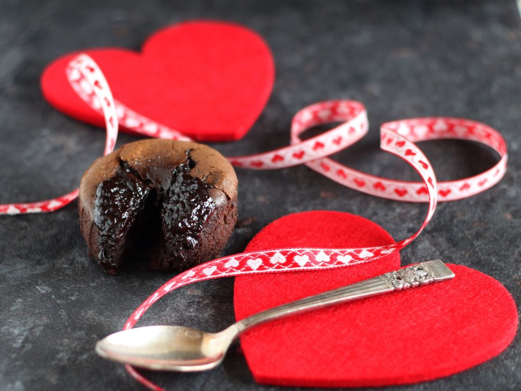 Tortini di cioccolato con cuore fondente.