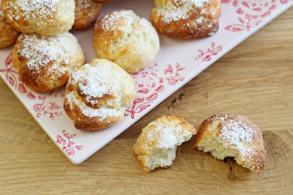 Ricotta cheese and lemon soft cookies.