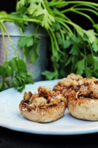 Funghi ripieni di salsiccia