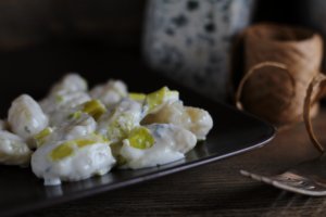 Gnocchi di patate al blu di capra e porri