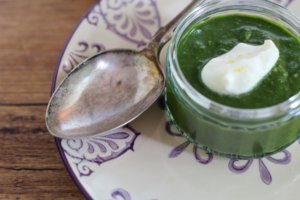 Crema di spinaci con spuma di squacquerone