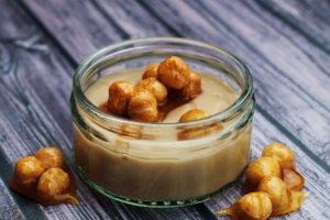 Budino vegano alle nocciole