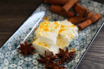 Paneer, formaggio indiano fatto in casa.