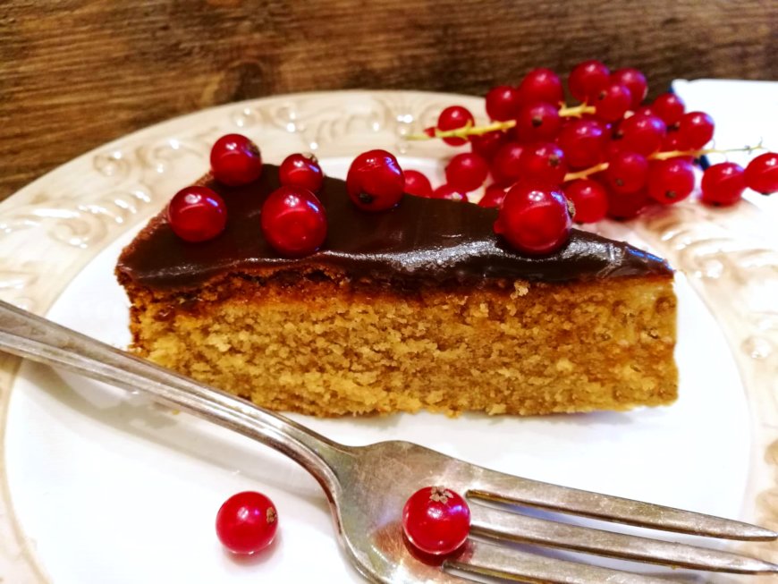 Kinuskikaka, torta svedese al caramello.