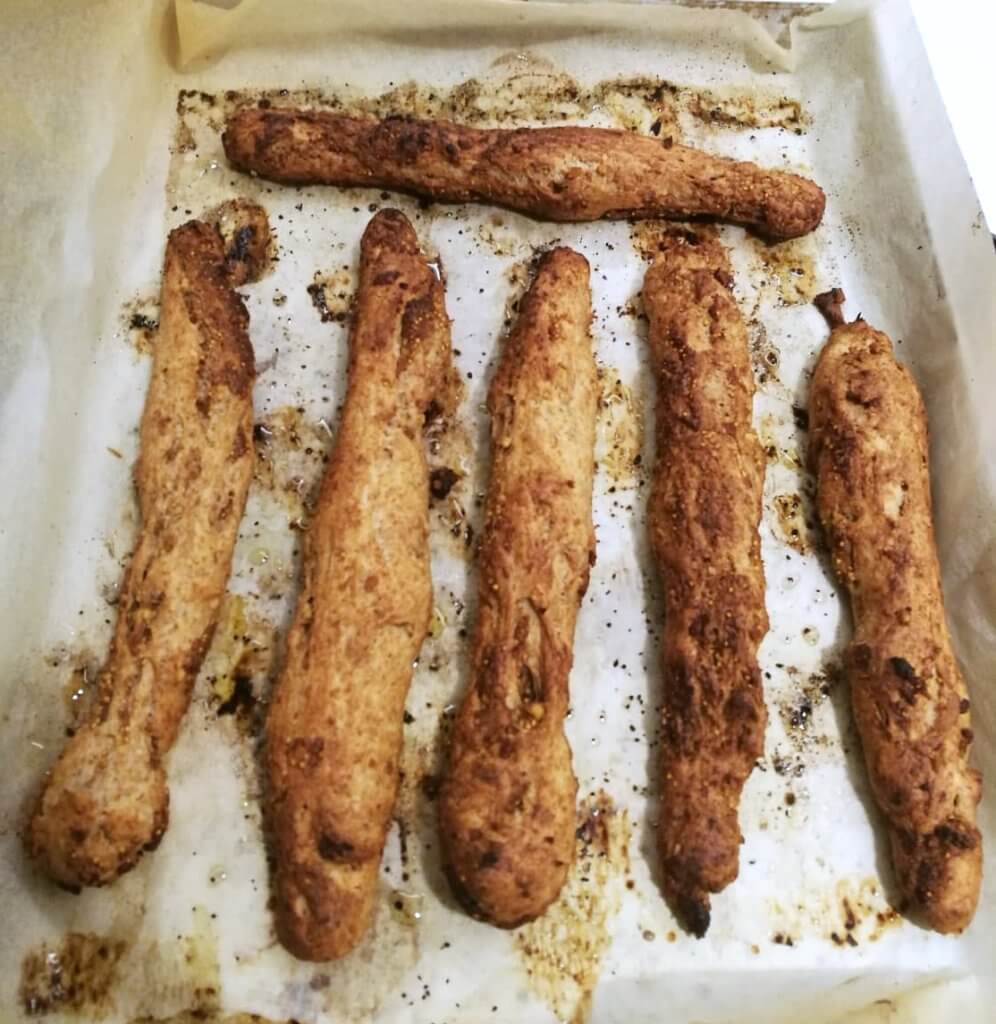 Walnut and fig breadsticks.