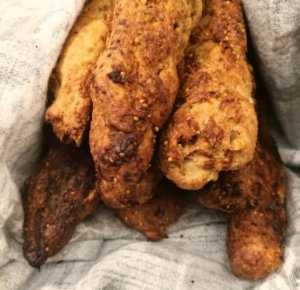 Walnut and fig breadsticks