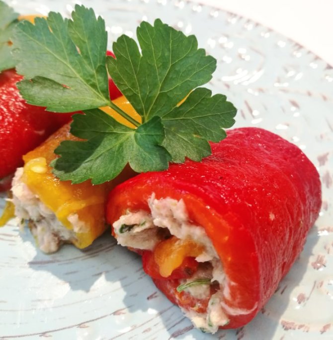 Rotolini di peperoni al tonno.