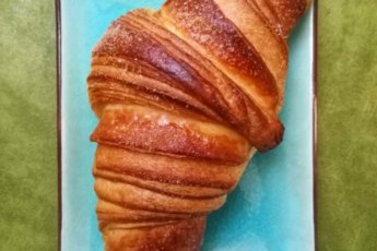 Cornetti sfogliati tipo bar.