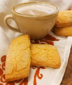 The perfect cookies to dunk in milk, recipe from the father of Modern Italian Cooking.