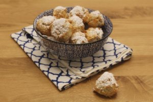 Ghoriba al cocco, biscotti tipici del mondo arabo.