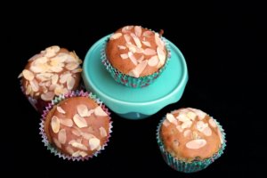 Protein oat and chocolate mini cakes