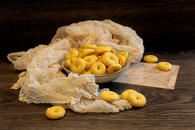 Zuccherini bolognesi, typical wedding sugar cookies from Bologna.