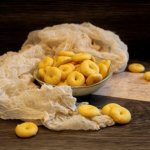 Zuccherini bolognesi, biscottini fatti in occasione dei matrimoni.