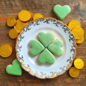 Frolla per biscotti al formaggio spalmabile: si stende facilmente e mantiene la forma.